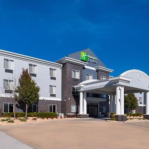 Holiday Inn Express & Suites Pittsburg By Ihg
